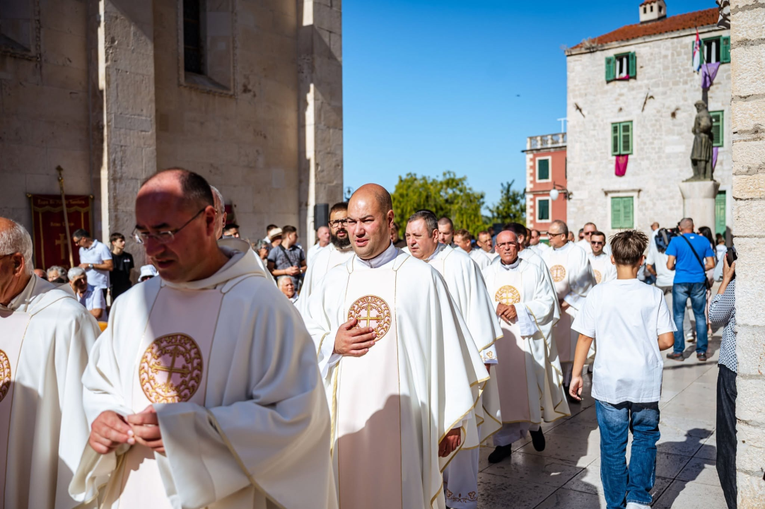 Šibenik proslavio svog zaštitnika: Održana svečana procesija i misa povodom blagdana sv. Mihovila