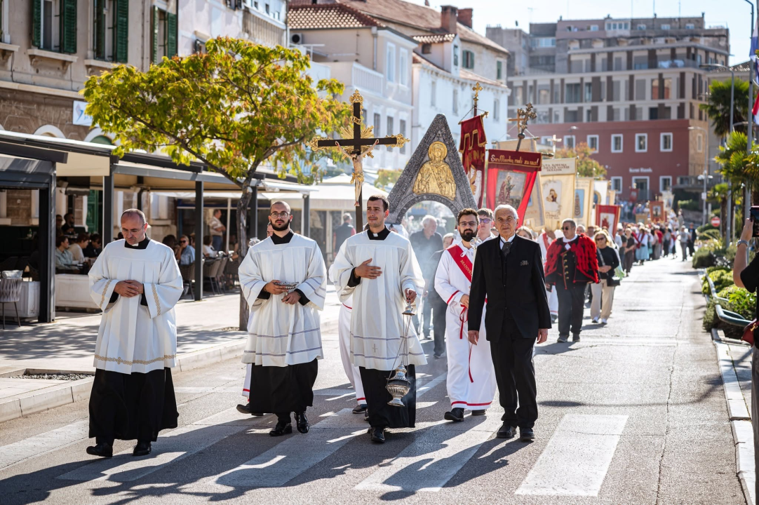 Šibenik proslavio svog zaštitnika: Održana svečana procesija i misa povodom blagdana sv. Mihovila