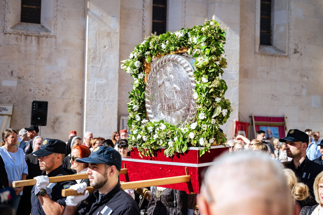 Šibenik proslavio svog zaštitnika: Održana svečana procesija i misa povodom blagdana sv. Mihovila