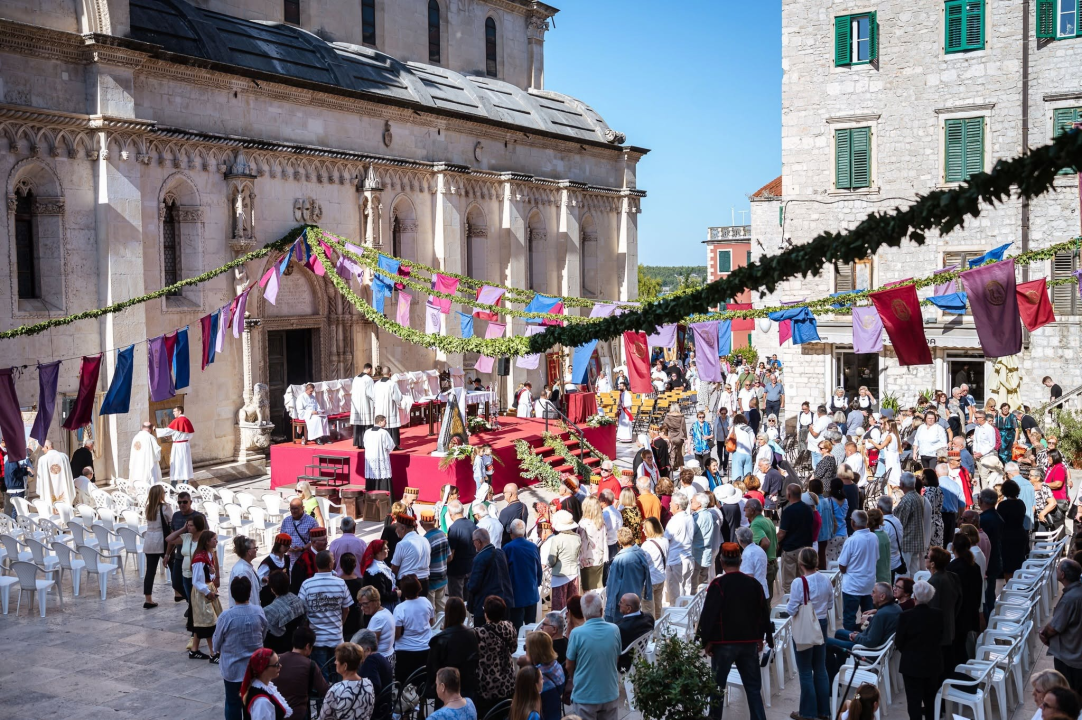 Šibenik proslavio svog zaštitnika: Održana svečana procesija i misa povodom blagdana sv. Mihovila