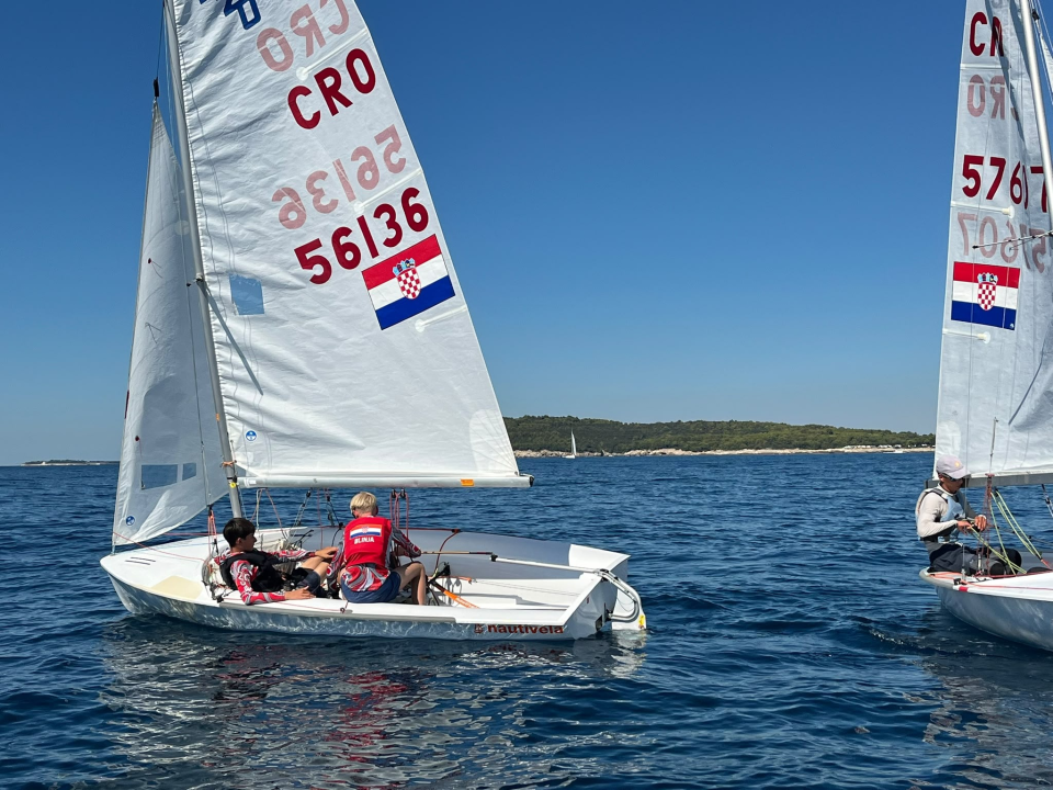 FOTO Jedriličari Šibenika i Spužvara na tri fronte: Mala Mrduja, Valsaline Cup i Sportsko selo