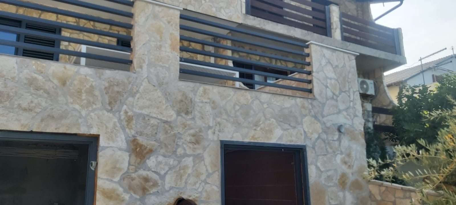 Bilo da se radi o manjoj adaptaciji ili većem građevinskom projektu, s Vitez Gradnjom nećete pogriješiti!
