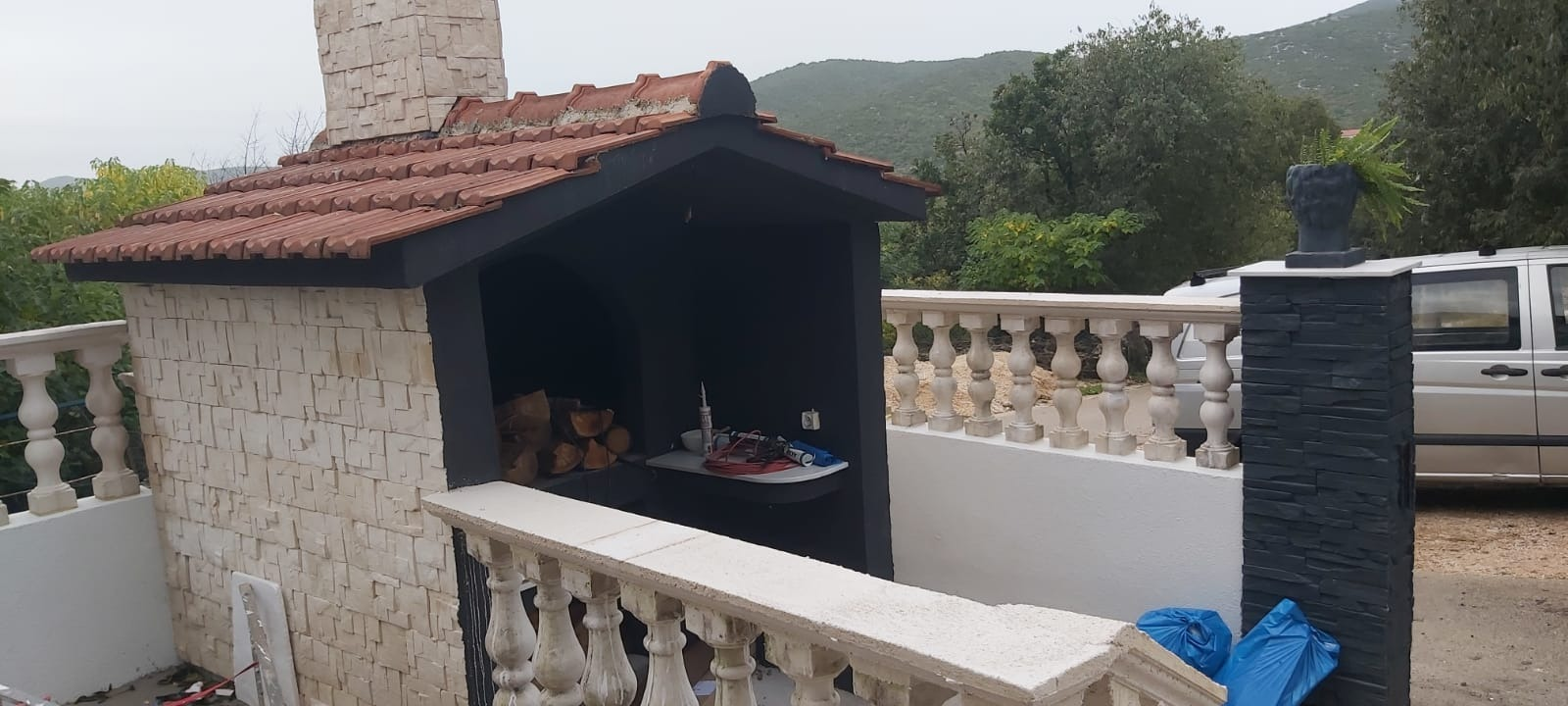 Bilo da se radi o manjoj adaptaciji ili većem građevinskom projektu, s Vitez Gradnjom nećete pogriješiti!