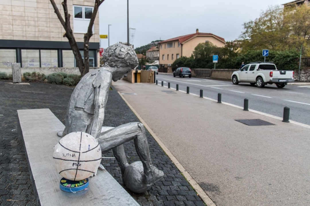 Šibenik je galerija na otvorenom: Znate li gdje se nalaze svi ovi kipovi, biste i spomenici?