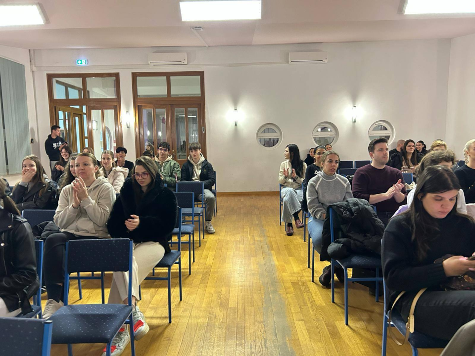 U Drniškoj Gospi od Ružarija održana duhovna obnova za mlade i roditelje