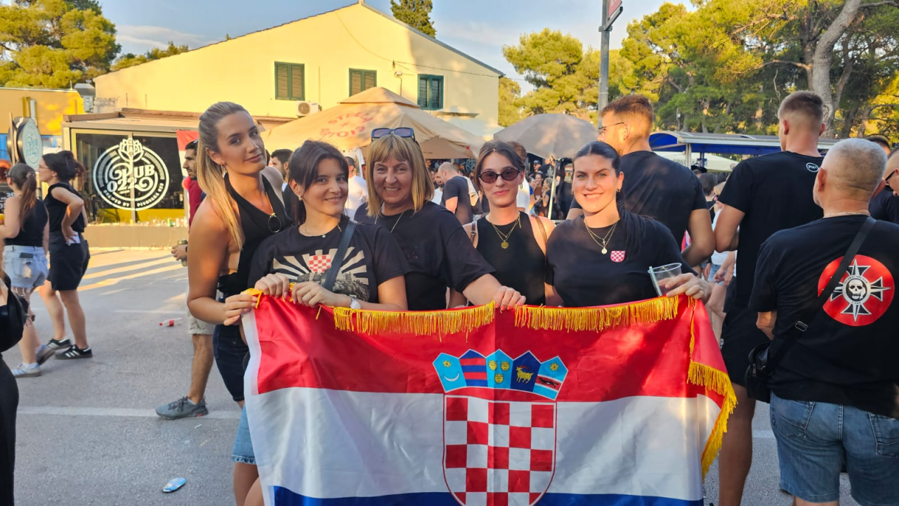 Thompsonovi obožavatelji ispunili Šubićevac 