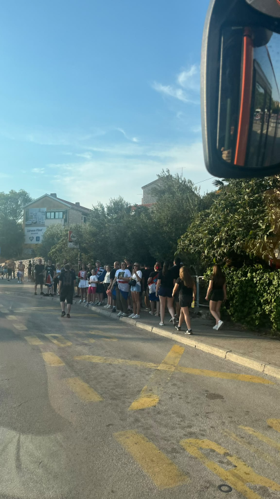 Thompsonovi obožavatelji ispunili Šubićevac 