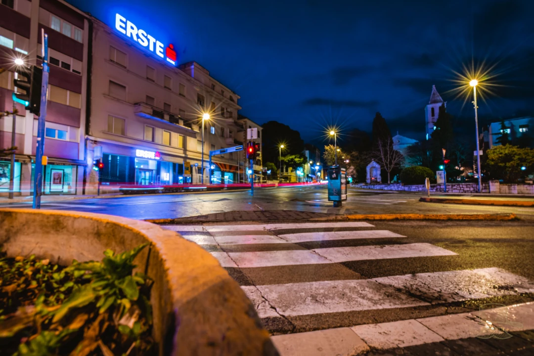 Glavni gradski parking ovako je izgledao 2018. godine: Nedostaju li vam automobili, stabla, beton...?