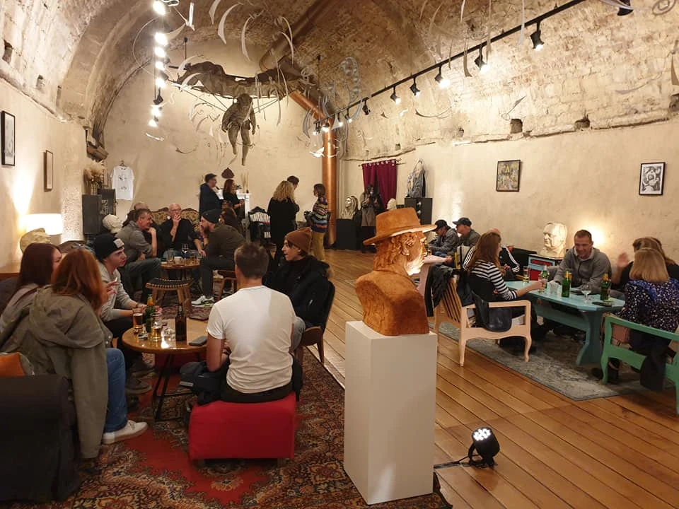 U Azimutu otvorena izložba Borisa Leinera: Svirala se Azra, čitala biografija, potpisivali plakati...