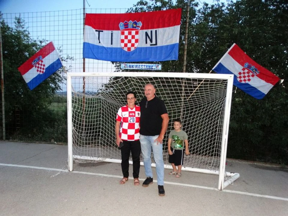 Veličanstven doček hrvatskog reprezentativca Martina Erlića u rodnom Tinju