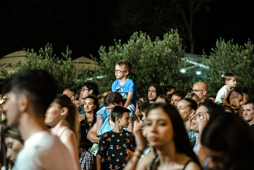 Šibenska noć napunila ulice ljudima koje je rasplesao bend Silente!