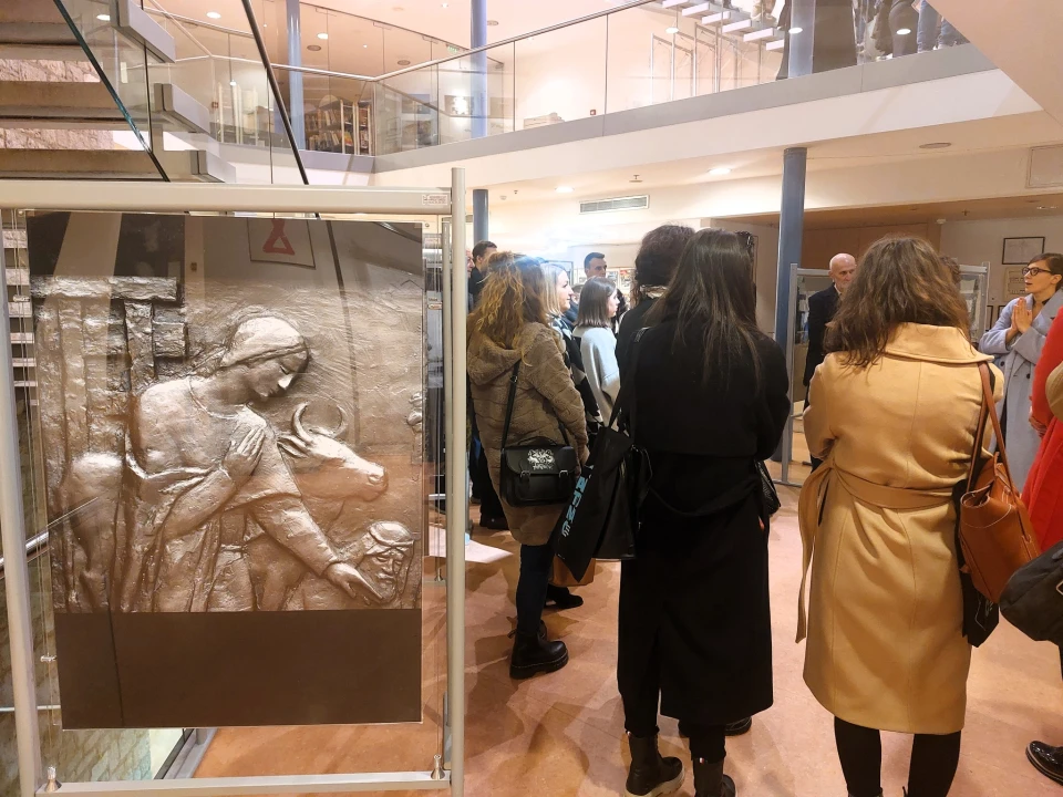 U knjižnici otvorena izložba 'Grga Antunac u kadru suvremenih šibenskih fotografa'