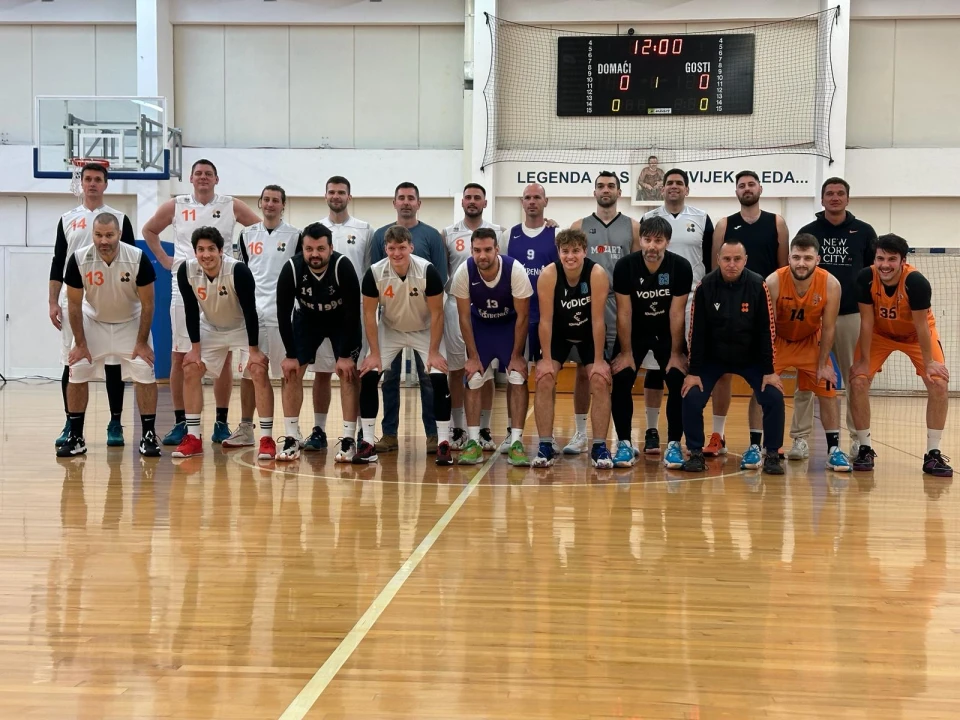 Šibenski rekreativni košarkaši zabavljali sebe i gledatelje na All-Staru