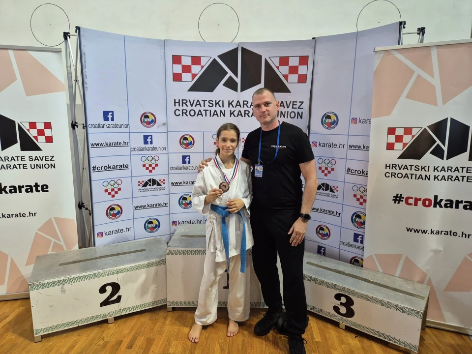 Tri zlata za KK Phoenix na Prvenstvu Hrvatske, Lovre Slavica donio državno zlato u Murter