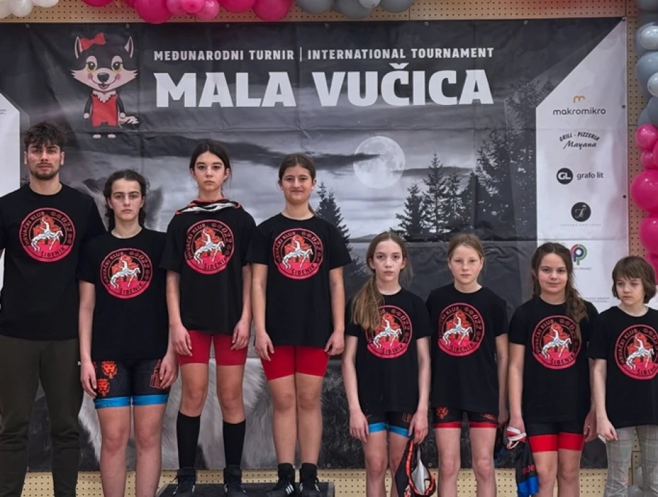 FOTO: Hrvačicama Šibenika tri medalje na 'Maloj Vučici'