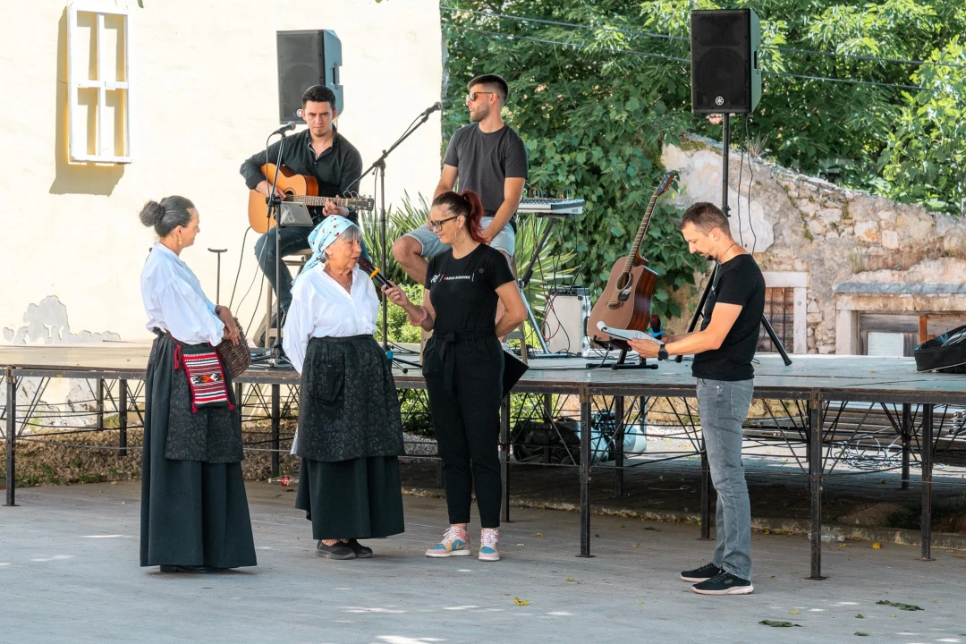 Bobi, vino i kolo: Skradinska marenda spojila tradiciju, glazbu i mirise domaće kuhinje