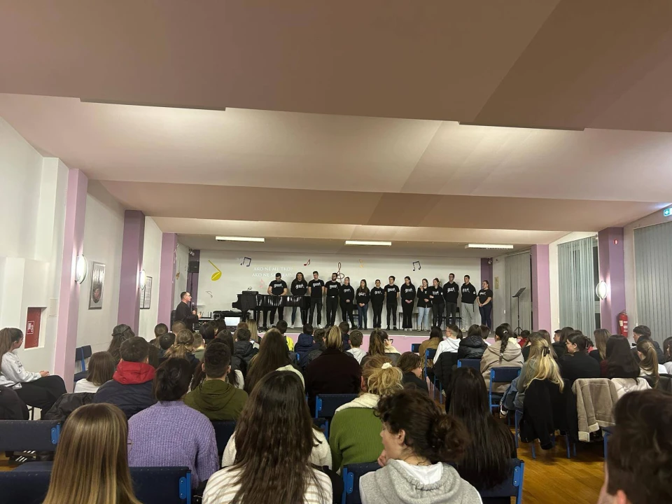 U Drniškoj Gospi od Ružarija održana duhovna obnova za mlade i roditelje