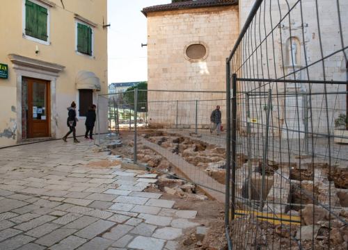 Kod crkve sv. Frane pronađena 24 groba: 'To su obiteljske grobnice, ali ne znamo o kojim se osobama radi'