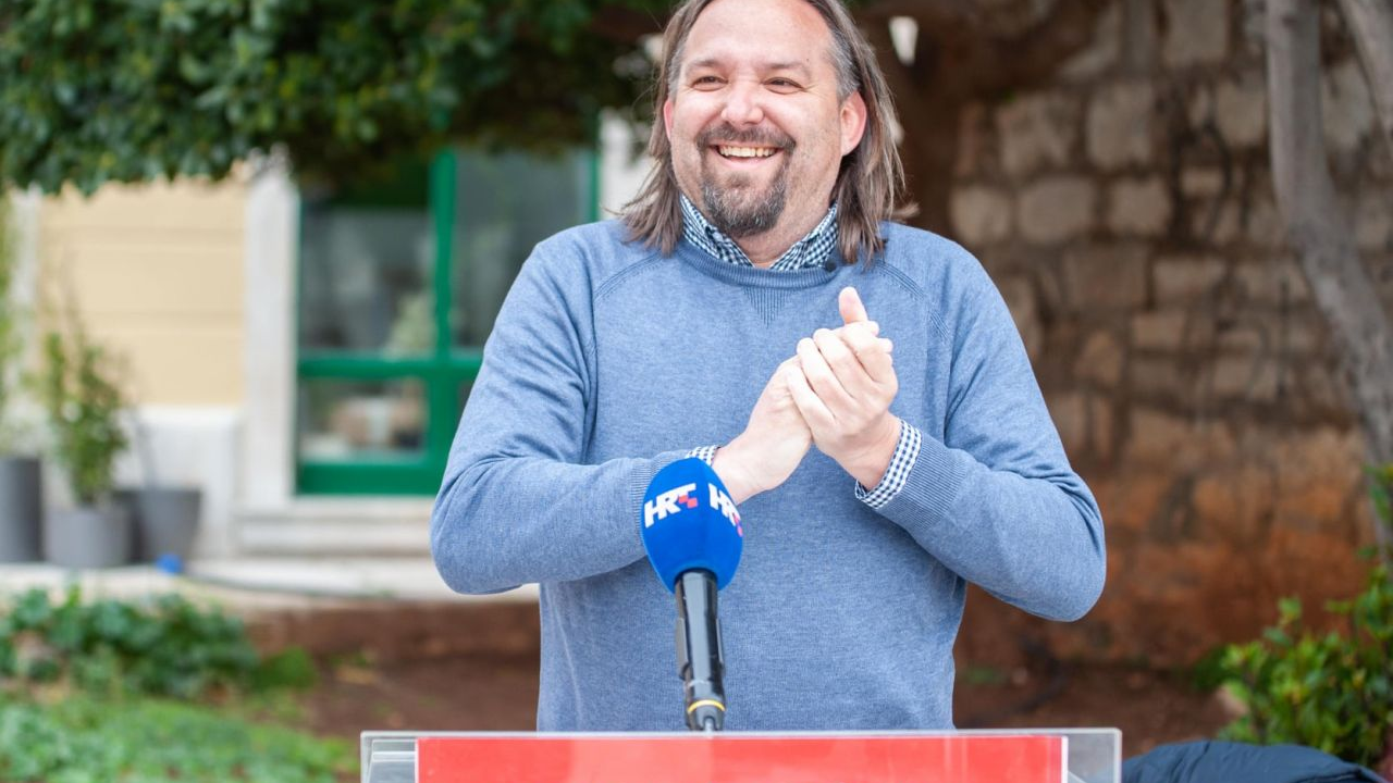 Restović: 'Ako dobijem povjerenje građana, planiram do kraja mandata uvesti besplatne vrtiće za sve'