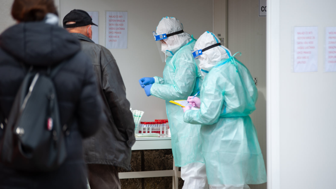 Ponovna zaraza covidom-19 rijetka, no češća kod starijih ljudi