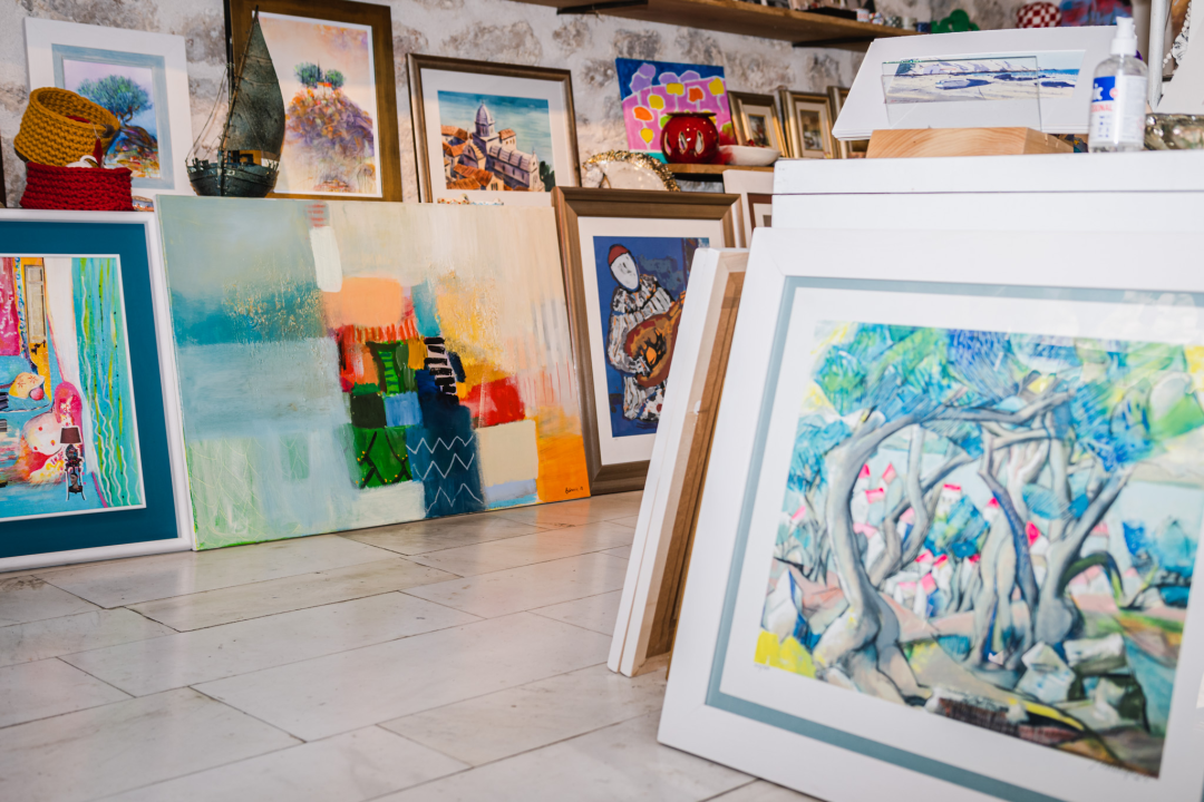 Proljeće u Galeriji Juraj Dalmatinac donosi popust na šarene umjetnine morskih motiva!