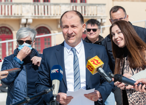 Fotografija 13 - Ivo Glavaš: Neka Burić USKOK-u priča o svojim projektima. Dosta je otimačine, reketarenja, ucjena i pogodovanja