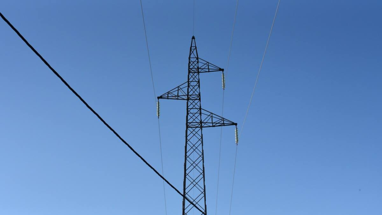 Županija odgodila raspravu o dalekovodima u Dubravi, Zekanović tvrdi da ih je strah od sučeljavanja