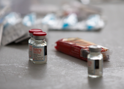 U Srbiji više od 5000 novih zaraženih, počinju s cijepljenjem migranata i gospodarstvenika