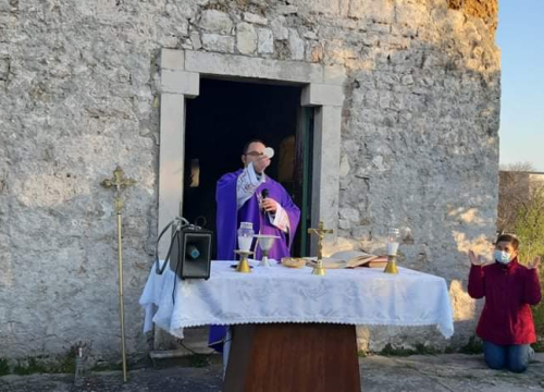 Na Vidicima održan Križni put od crkve sv. Petra do crkve sv. Mare
