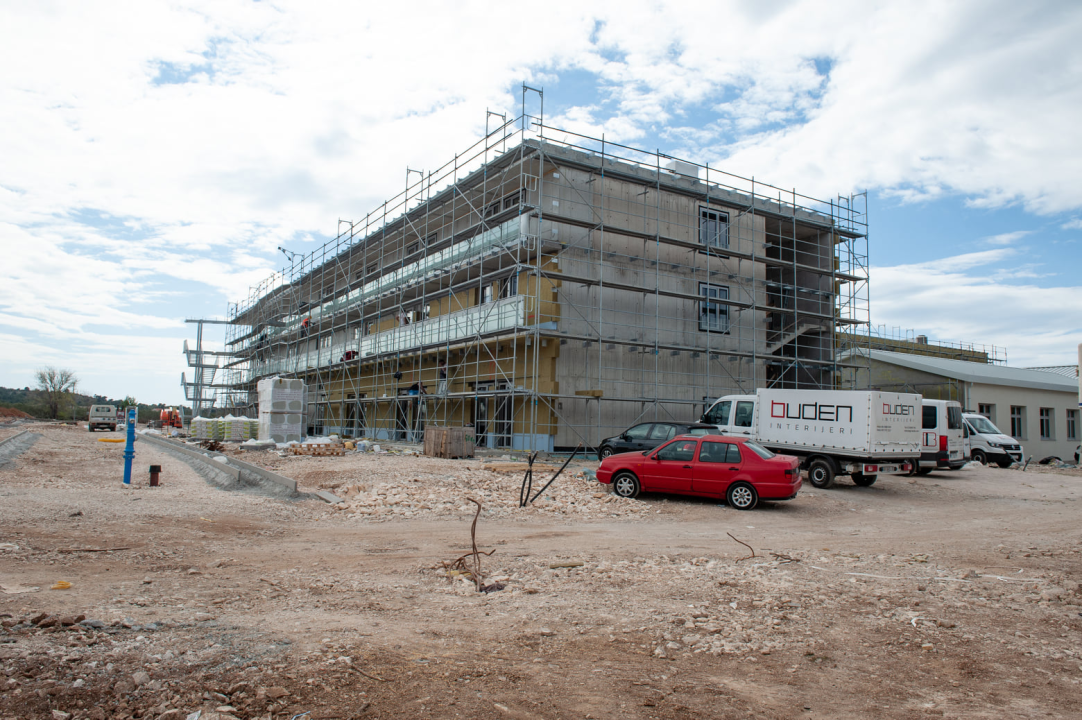 Ministar Medved na gradilištu Veteranskog centra: 'Šibenik je zaslužio ovakav objekt!'