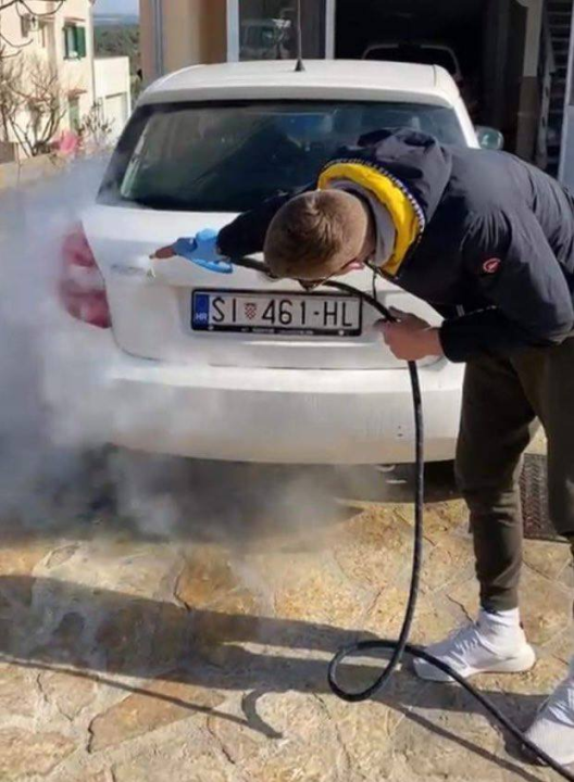 Neka vaš automobil zasja uz dubinsko pranje i dezinfekciju parom!