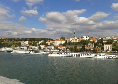 U Srbiji pad broja zaraženih, susjedi krenuli s ublažavanjem mjera
