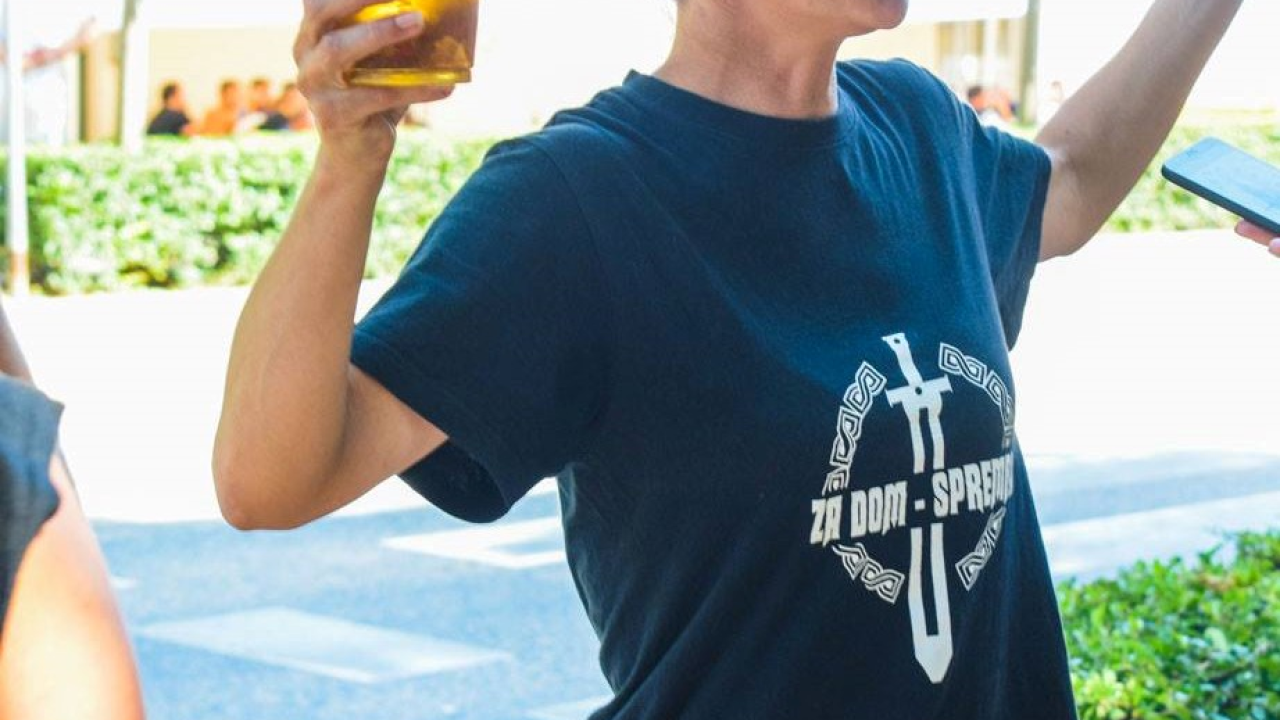 Promjena zakona: Za vikanje ZDS i mahanje ustaškim simbolima zatvorska kazna? Evo detalja