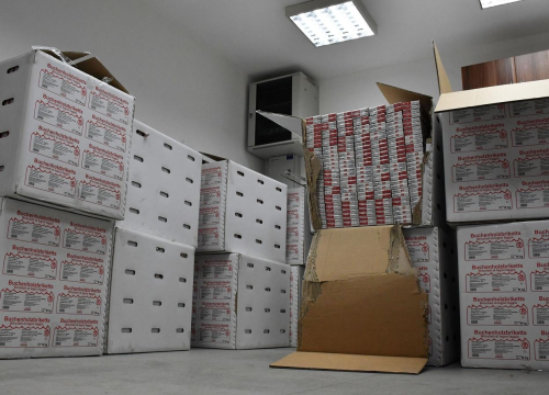 Uskok podignuo optužnicu protiv krijumčara cigareta, među njima policajac i carinik