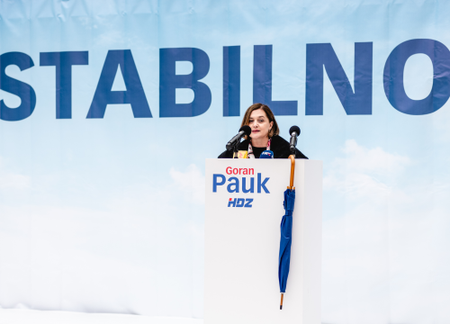 Fotografija 10 - ‘Stabilno’, ali ‘Za svaki slučaj...’: Pauk i Rakić ispred katedrale predstavili kandidature za župana i zamjenika