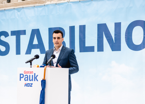 Fotografija 12 - ‘Stabilno’, ali ‘Za svaki slučaj...’: Pauk i Rakić ispred katedrale predstavili kandidature za župana i zamjenika