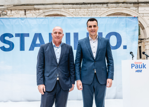 Fotografija 21 - ‘Stabilno’, ali ‘Za svaki slučaj...’: Pauk i Rakić ispred katedrale predstavili kandidature za župana i zamjenika