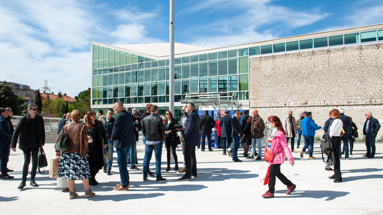 Neka igre počnu: Prikupljanje potpisa označilo i službeni početak kampanje