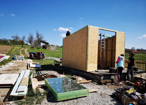 Fotografija 8 - Šibenčani grade novi dom za obitelj stradalu u potresu na Baniji, trebaju vašu pomoć da je dovrše
