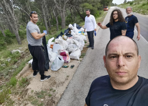 Fotografija 2 - Umjesto u đir, u akciju čišćenja: Petorica vrijednih momaka iz šume kod Jadrtovca izvukla smeća za dva kamiona