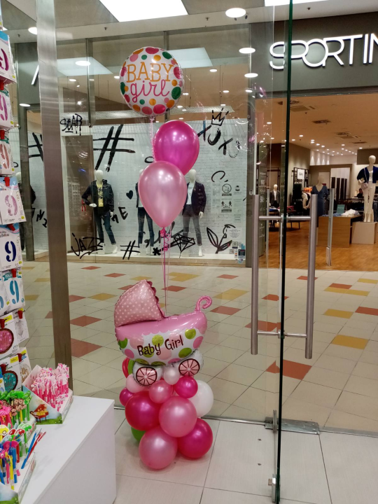 Iznenadite svoje bližnje personaliziranim poklonima i dekoracijama iz Smile T-shirt & party storea!