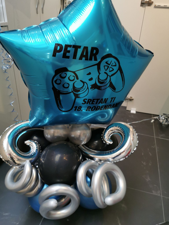 Iznenadite svoje bližnje personaliziranim poklonima i dekoracijama iz Smile T-shirt & party storea!