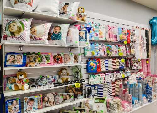 Fotografija 28 - Iznenadite svoje bližnje personaliziranim poklonima i dekoracijama iz Smile T-shirt & party storea!