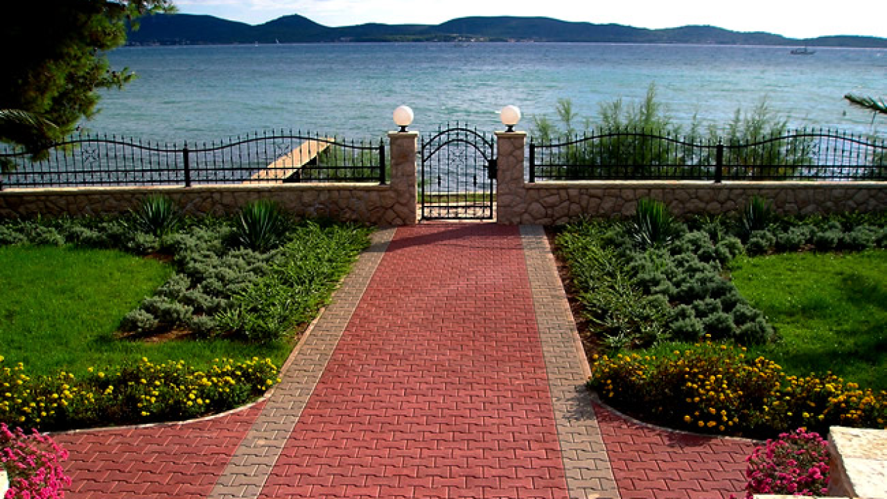 Iskoristite odlične popuste na betonske opločnike u ABK-u!