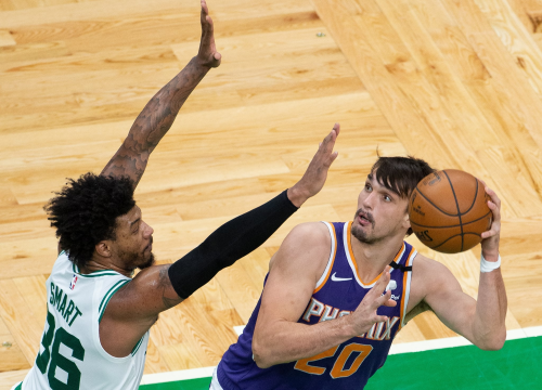 NBA: Phoenix 'razbio' Spurse, Šarić zabio 13 koševa