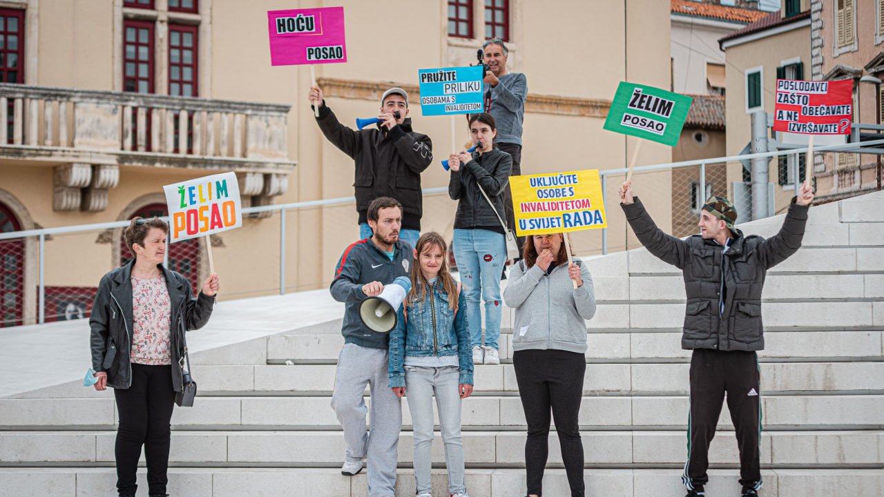 Na Poljani 'prosvjed' osoba s invaliditetom: Snimanje završne scene filma u sklopu projekta 'Hoću posao'