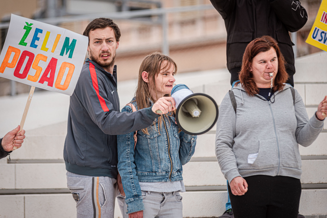 Na Poljani 'prosvjed' osoba s invaliditetom: Snimanje završne scene filma u sklopu projekta 'Hoću posao'