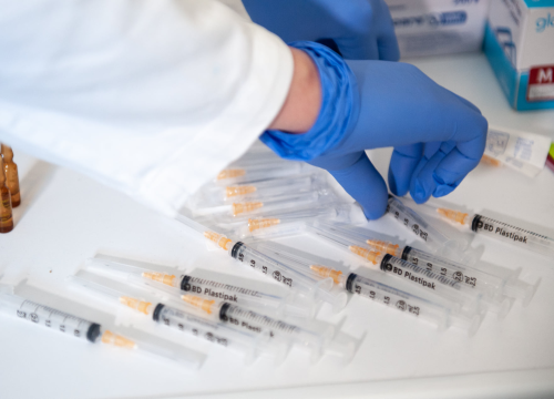 Dvije doze cjepiva gotovo jednako učinkovite i protiv indijskog soja virusa