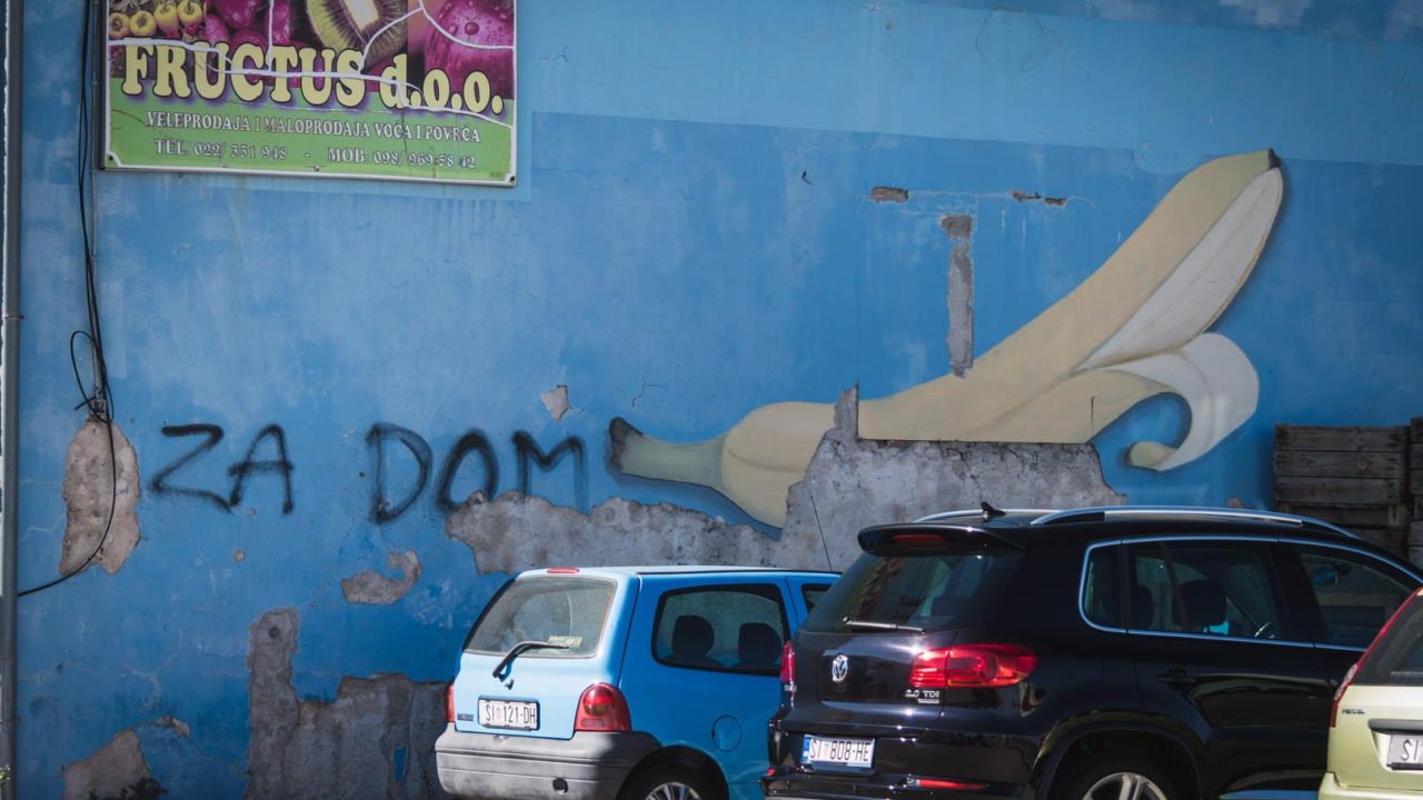 Osuđen Šibenčanin koji je ustaškim simobolima ‘ukrašavao‘ liftove: 'Dijete mi je bolesno, ne radim, gladan sam i frustriran'