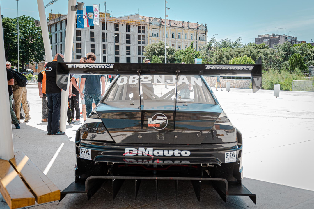 Za 15. Nagradu grada Skradina rekordan broj prijava: Na stazi će se okušati otac i kći Smrdelj, on u formuli, ona u Yugu